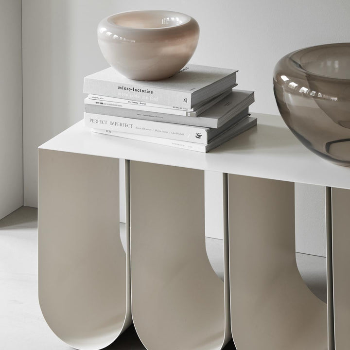 Kristina Dam Sitzbank Curved Bench Beige | Weiß