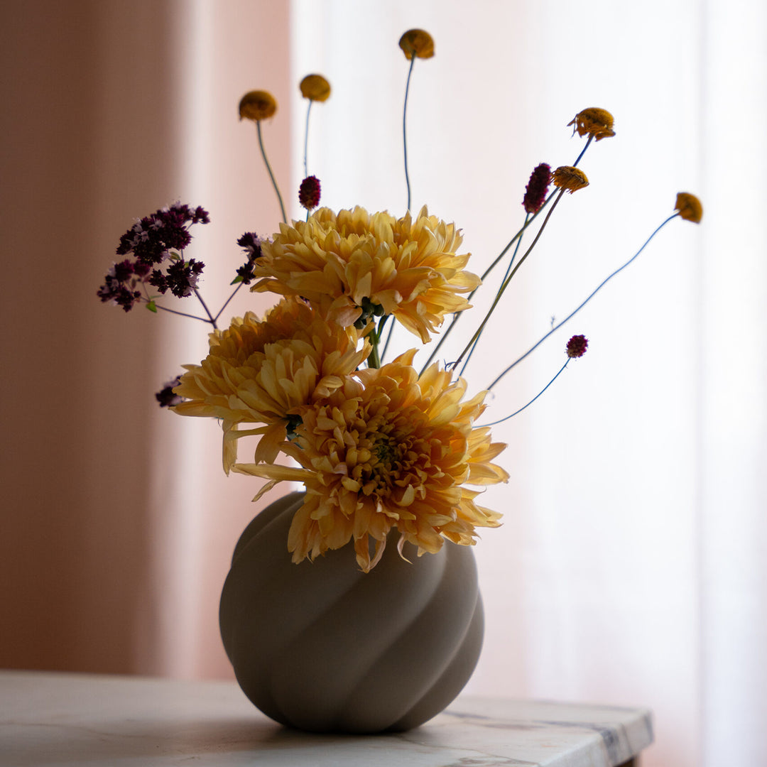 Cooee Design Twist Ball Vase - Sand, 12 cm