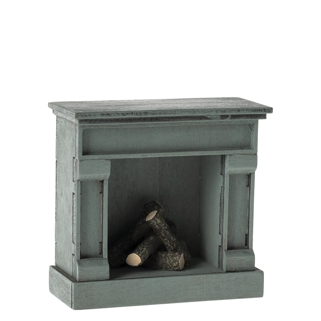 Maileg Kamin Maus blau 11-4007-00