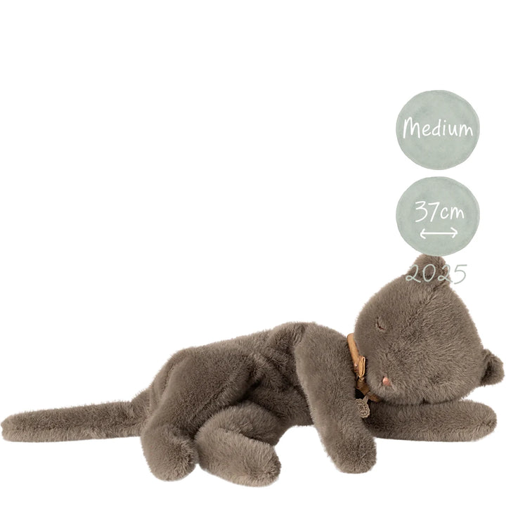 Maileg Schlafende Katze Medium Plüsch grau 16-5996-01