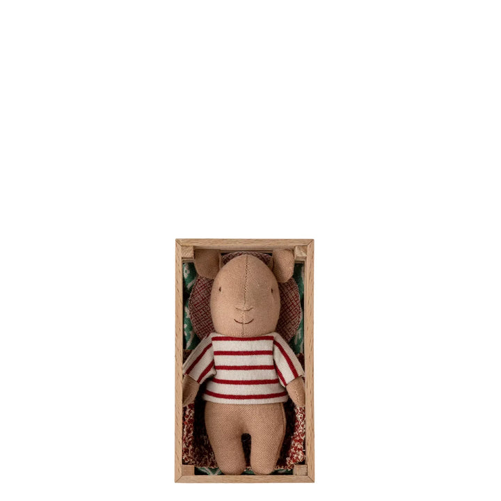 Maileg Schwein Baby Mädchen Kiste rot 16-3988-00