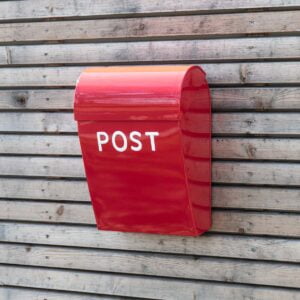 Briefkasten nordisch rot