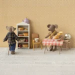 Maileg Mama Papa Maus neue Kleidung decken Tisch