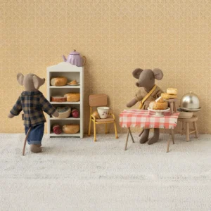 Maileg Mama Papa Maus neue Kleidung decken Tisch