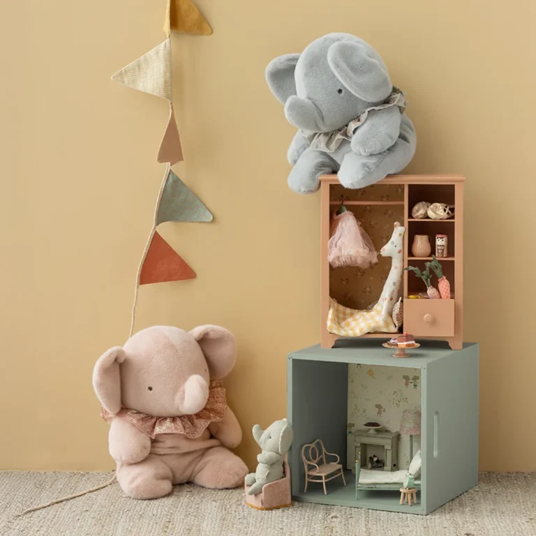 Maileg Puppenkleiderschrank Maileg Kleiderschrank Hasen Teddys Puppen groß 11-5005-00