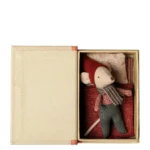 Maileg Weihnachtsmaus Baby im Buch – Bild 2